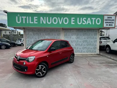 Usado Renault Twingo LIMITED 69 HP (50 kW) 2017 Vermelho Citadino