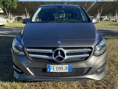 Usata Mercedes 180 Business 109 CV (80 kW) 2016 Berlina