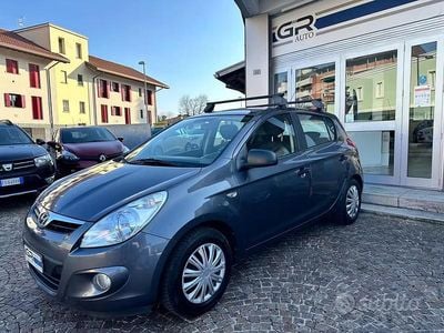 Usata Hyundai i20 Comfort 78 CV (57 kW) 2011 Grigio Utilitaria