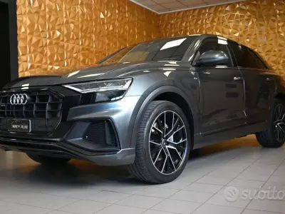 Usata Audi Q8 Comfort 286 CV (210 kW) 2022 Grigio SUV