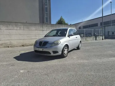Usata Lancia Ypsilon 77 CV (56 kW) 2007 Grigio Utilitaria
