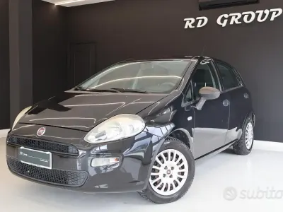 Gebraucht Fiat Punto Lounge 77 PS (56 kW) 2018 Schwarz Limousine