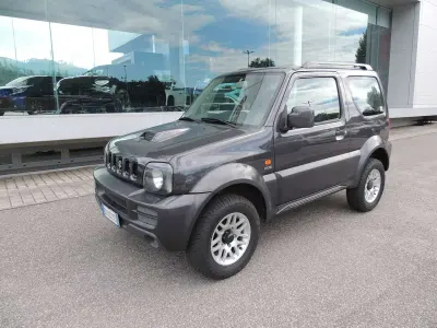 Usata Suzuki Jimny 86 CV (63 kW) 2011 Argento SUV
