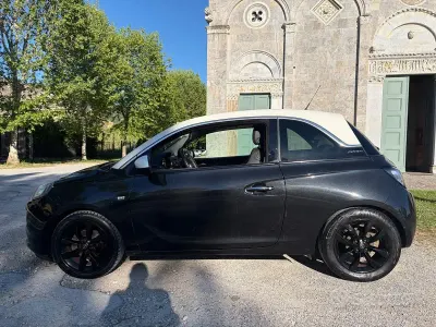 Usata Opel Adam Edition 69 CV (50 kW) 2014 Nero Utilitaria