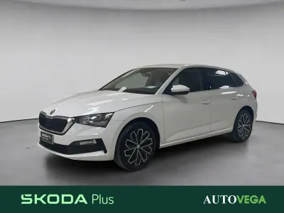 Usata Skoda Scala Ambition 90 CV (66 kW) 2021 Bianco / pastello Utilitaria
