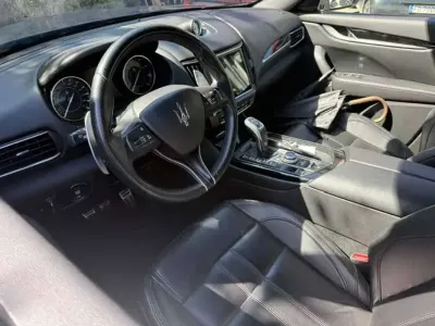 Usata Maserati Levante 349 CV (256 kW) 2021 Grigio SUV