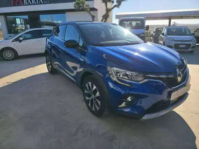 Usata Renault Captur Techno 91 CV (66 kW) 2024 Blu/azzurro SUV