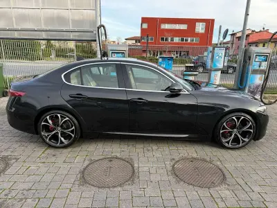 Usado Alfa Romeo Giulia Super 179 HP (131 kW) 2017 Sedan