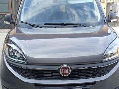 Usata Fiat Doblò Lounge 120 CV (88 kW) 2022 Grigio Monovolume