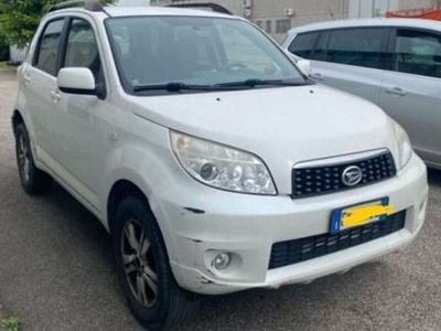 Usata Daihatsu Terios 102 CV (75 kW) 2011 Bianco SUV