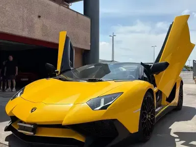 Usata Lamborghini Aventador 750 CV (551 kW) 2016 Giallo Cabrio