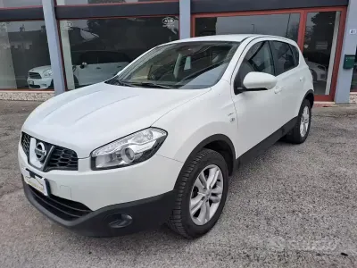 Używany Nissan Qashqai Acenta 110 KM (80 kW) 2012 Biały SUV