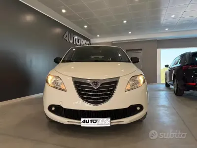 Usata Lancia Ypsilon Silver 69 CV (50 kW) 2013 Bianco Utilitaria