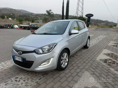 Usata Hyundai i20 Edition 75 CV (55 kW) 2012 Grigio Utilitaria