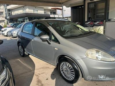 Usata Fiat Grande Punto Emotion 90 CV (66 kW) 2009 Grigio Utilitaria