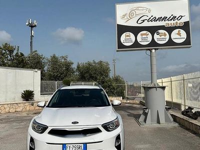 Usata Kia Stonic 132 CV (97 kW) 2019 Bianco SUV