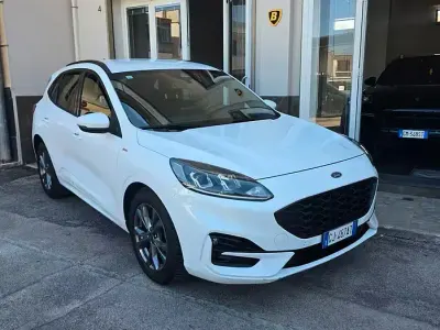 Usata Ford Kuga ST-Line X 120 CV (88 kW) 2022 Bianco SUV