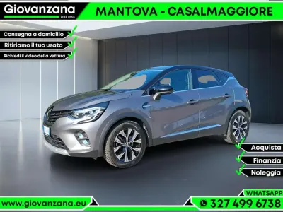 Usata Renault Captur Techno 143 CV (105 kW) 2023 Grigio SUV