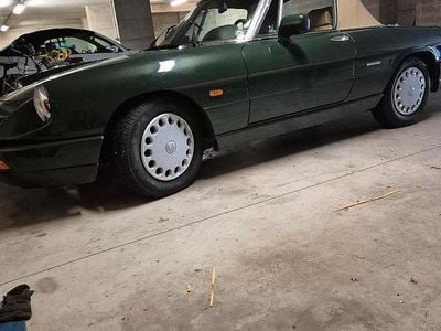 Usata Alfa Romeo Spider 106 CV (77 kW) 1992 Verde Cabrio