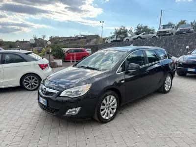 Usata Opel Astra Cosmo 125 CV (91 kW) 2012 Nero Station wagon