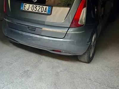 Usata Lancia Musa 95 CV (69 kW) 2011 Grigio Monovolume