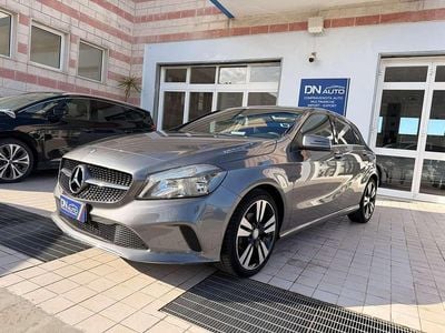 Usata Mercedes A180 109 CV (80 kW) 2016 Grigio Berlina