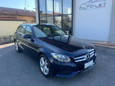 Usata Mercedes C200 136 CV (100 kW) 2016 Blu/azzurro Station wagon