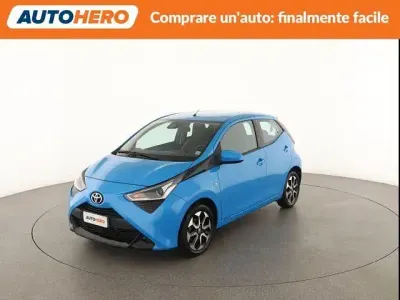 Usata Toyota Aygo X-play 72 CV (52 kW) 2018 Blu Utilitaria