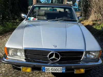 Usata Mercedes 300 136 CV (100 kW) 1983 Cabrio