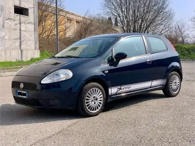 Usata Fiat Grande Punto Active 65 CV (47 kW) 2006 Blu Utilitaria