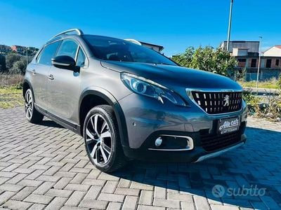 Usata Peugeot 2008 GT-line 99 CV (72 kW) 2017 Grigio SUV
