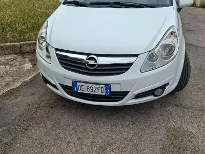 Usata Opel Corsa 80 CV (58 kW) 2007 Bianco Utilitaria
