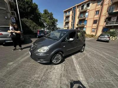 Usata Lancia Musa 95 CV (69 kW) 2010 Grigio Monovolume