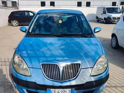 Usata Lancia Ypsilon 70 CV (51 kW) 2003 Blu Utilitaria
