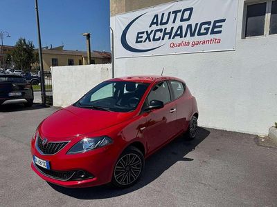 Usata Lancia Ypsilon Gold 69 CV (50 kW) 2023 Rosso Utilitaria