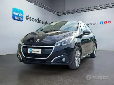 Usata Peugeot 208 Allure 75 CV (55 kW) 2017 Nero Utilitaria