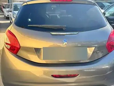 Usata Peugeot 208 82 CV (60 kW) 2012 Utilitaria