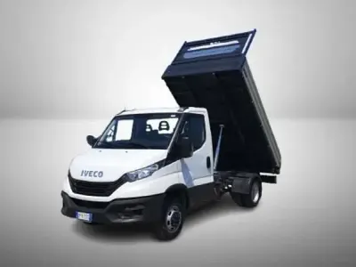 Usata Iveco Daily 136 CV (100 kW) 2023 Bianco Cabrio