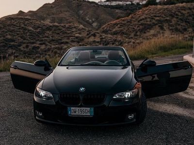 Usata BMW 320 Cabriolet 177 CV (130 kW) 2009 Nero Cabrio