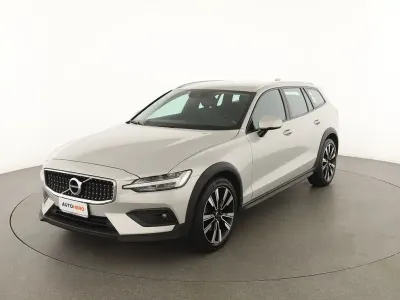 Usata Volvo V60 CC Business Edition 190 CV (139 kW) 2020 Grigio Station wagon