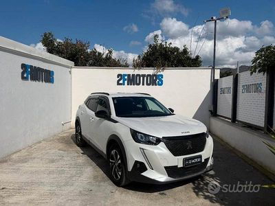 Usata Peugeot 2008 Allure 110 CV (80 kW) 2022 Bianco SUV