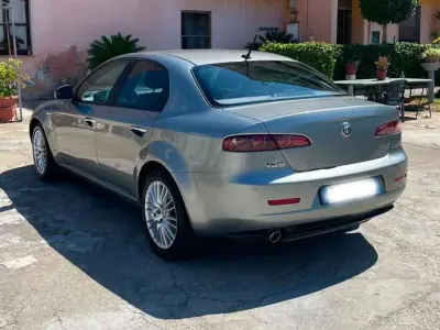 Usata Alfa Romeo 159 Progression 170 CV (125 kW) 2011 Grigio Berlina
