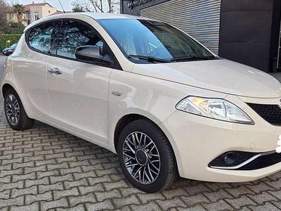 Usata Lancia Ypsilon 69 CV (50 kW) 2015 Beige Utilitaria