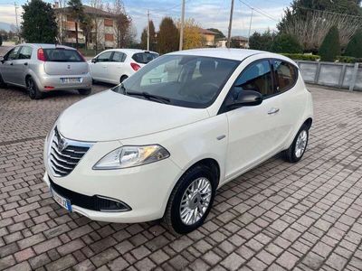 usata Lancia Ypsilon 0.9 TwinAir 85 CV 5 porte Metano Ecochic Gold