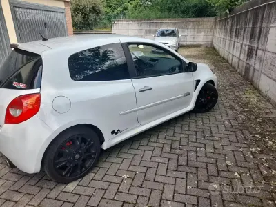 Usata Renault Clio IV R.S. 203 CV (149 kW) 2012 Bianco Berlina