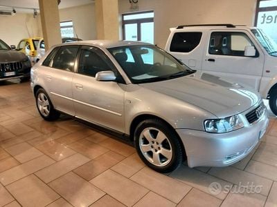 Usata Audi A3 Ambiente 125 CV (91 kW) 2001 Grigio Utilitaria