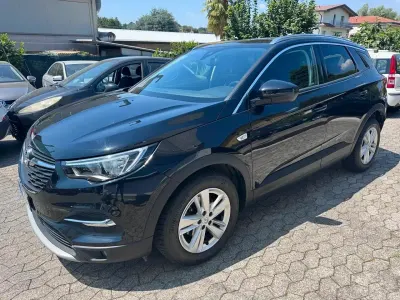 Usata Opel Grandland X Innovation 120 CV (88 kW) 2017 Nero SUV