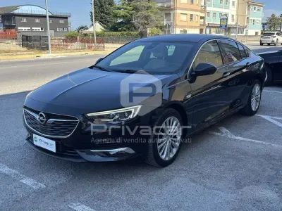 Usata Opel Insignia Innovation 170 CV (125 kW) 2019 Nero Utilitaria