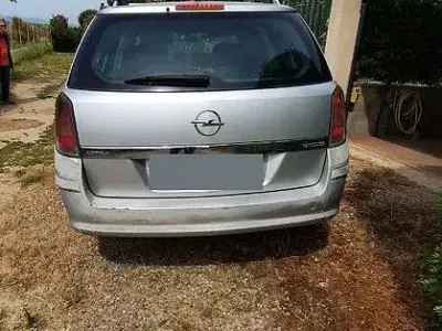 Usata Opel Astra 101 CV (74 kW) 2005 Grigio Station wagon