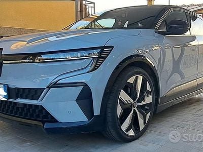 Usata Renault Megane E-Tech Techno 161 kW (220 CV) 2023 Grigio Berlina